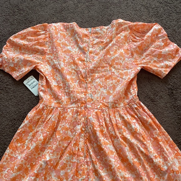 NWT floral Dress Size Medium - Picture 10 of 14